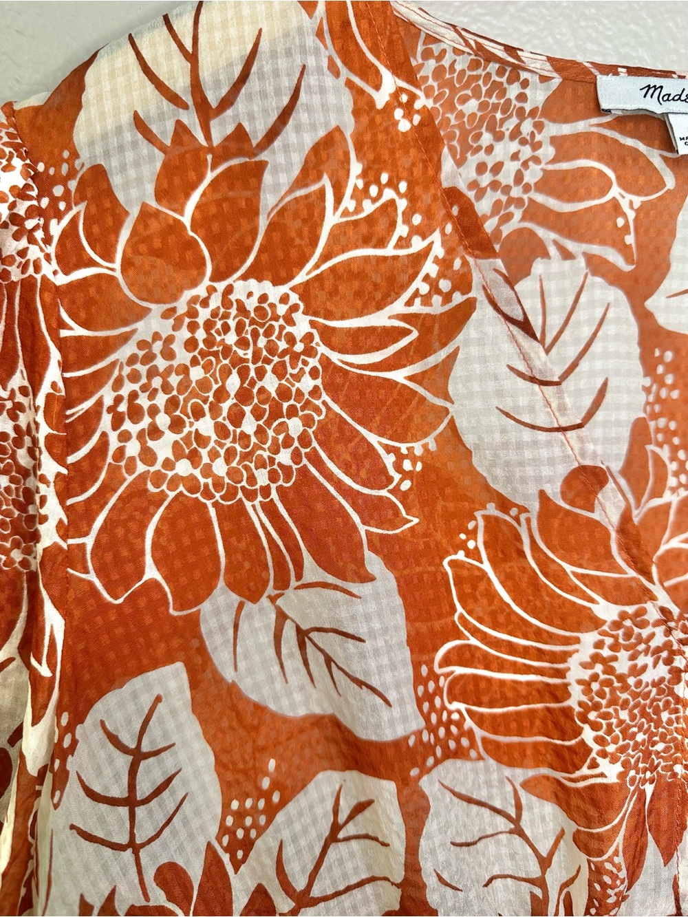 Madewell Journal Sunflower Season Keyhole Silk Short Sleeve Blouse - Picture 5 of 9